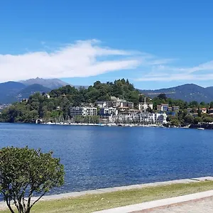 https://il-blu-di-laveno-1.it-lombardy.com