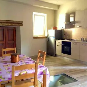  Apartment La Giazzera Italien